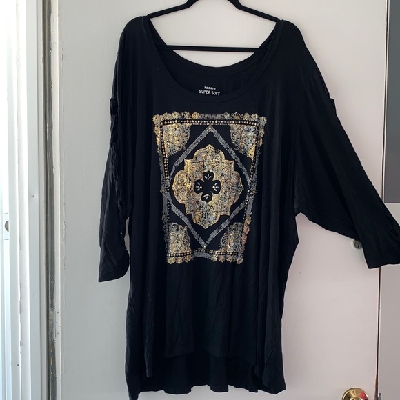 Size 6 Torrid Lace up graphic long sleeve shirt - Picture 1 of 4